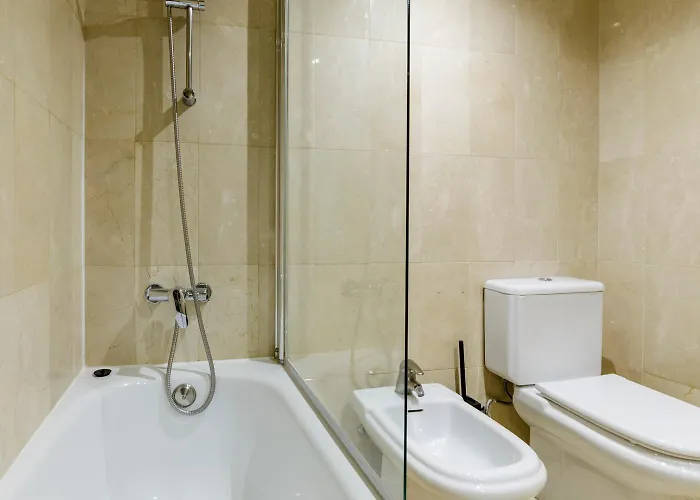 Con Parking Gratis Al Lado Del Pilar - Alfonso Zaragoza